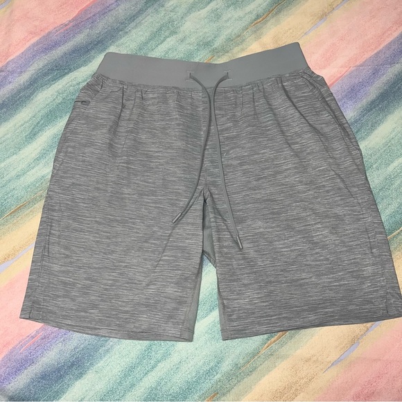 Lululemon T.H.E. Short *Linerless 9" Heather Allover Sea Salt Light Cast Size L‎ - Picture 5 of 10